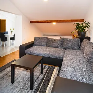 Apartman Zdravka, Krk Town
